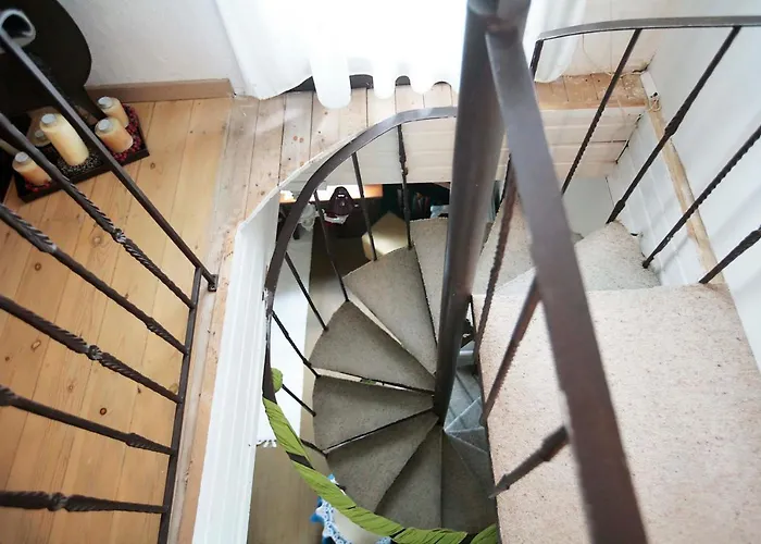 Cozy Attic Apartment *