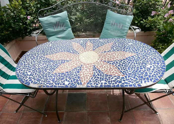 Cozy Attic Apartment *