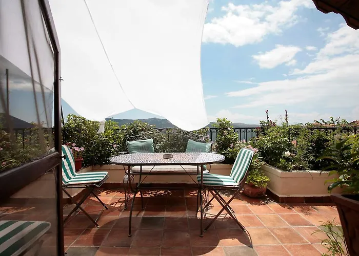 Cozy Attic Apartment